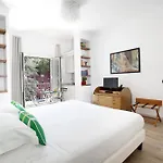 - Casa *